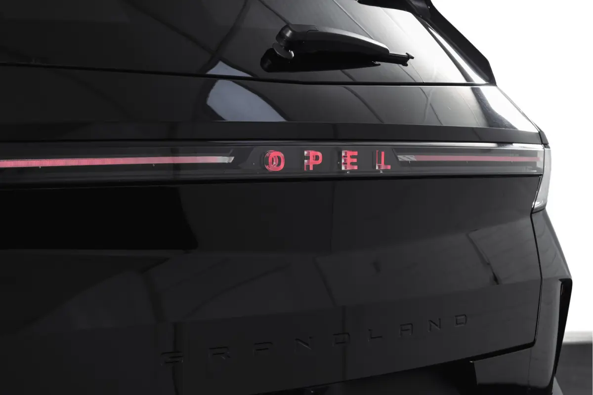 1.2 Turbo Hybrid GS | Tech Pack | Adapt. Cruise | HUD | Focal | Stoel-+Stuurverw. | 360 Camera | NAV + App. Connect | LM 19" | 6365