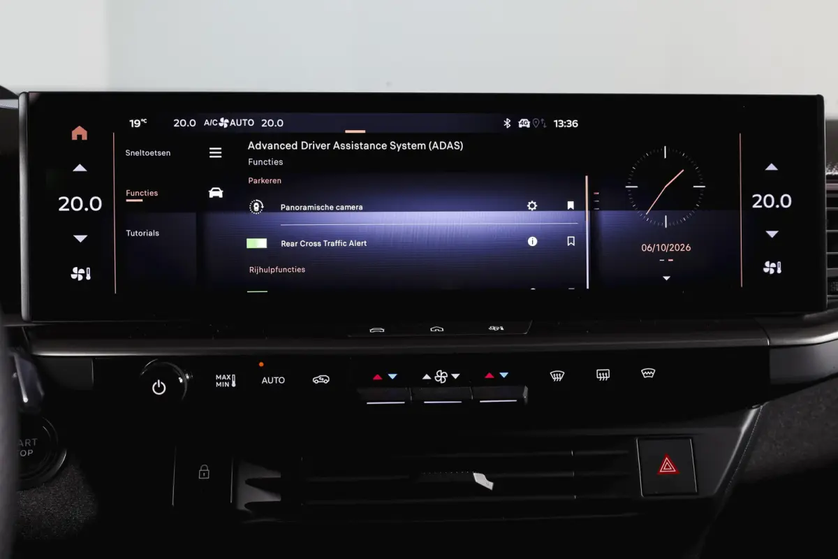 1.2 Turbo Hybrid GS | Tech Pack | Adapt. Cruise | HUD | Focal | Stoel-+Stuurverw. | 360 Camera | NAV + App. Connect | LM 19" | 6365