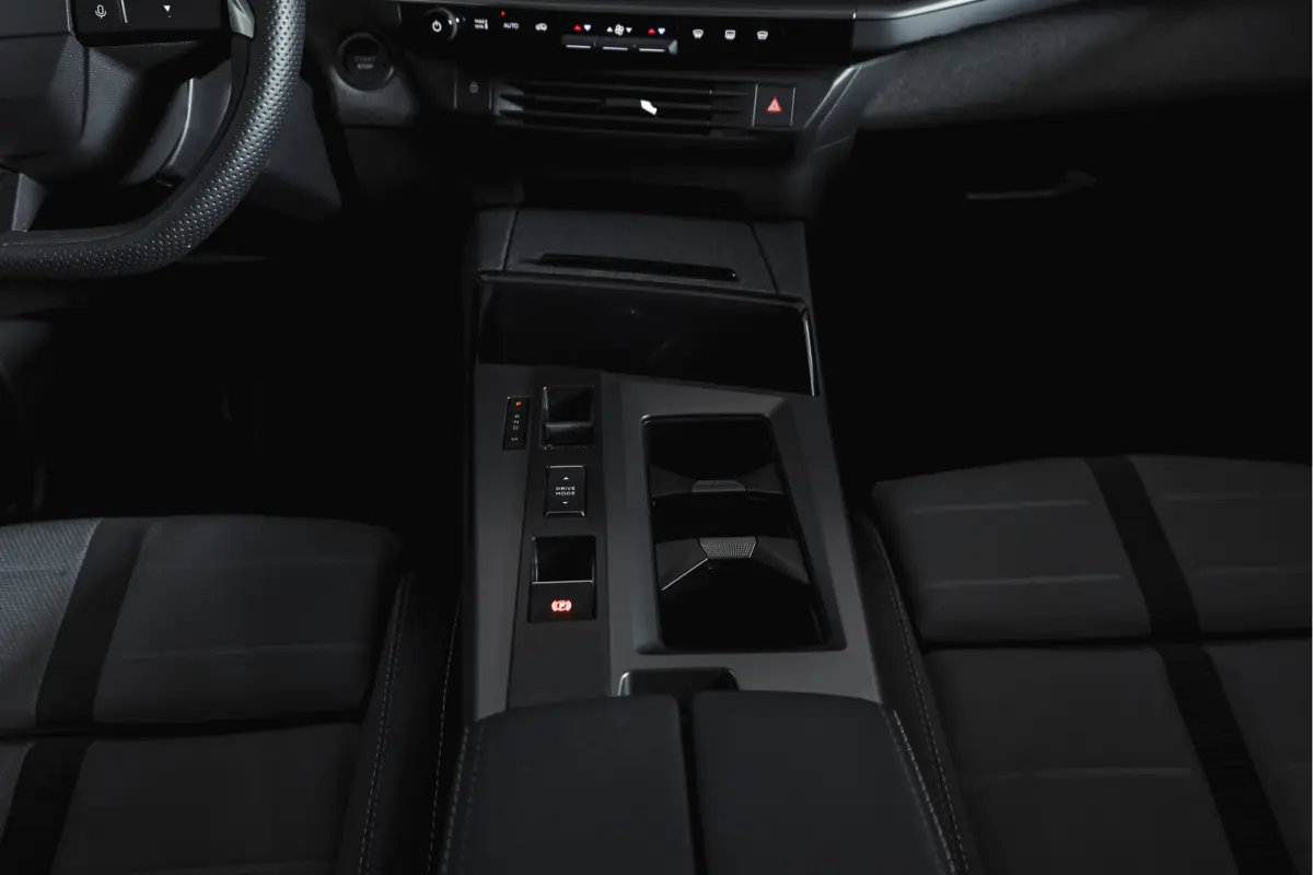 1.2 Turbo Hybrid GS | Tech Pack | Adapt. Cruise | HUD | Focal | Stoel-+Stuurverw. | 360 Camera | NAV + App. Connect | LM 19" | 6365