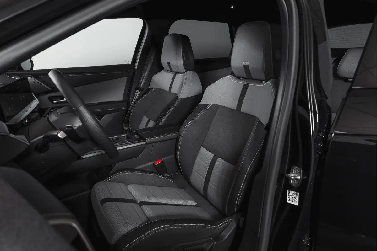 1.2 Turbo Hybrid GS | Tech Pack | Adapt. Cruise | HUD | Focal | Stoel-+Stuurverw. | 360 Camera | NAV + App. Connect | LM 19" | 6365