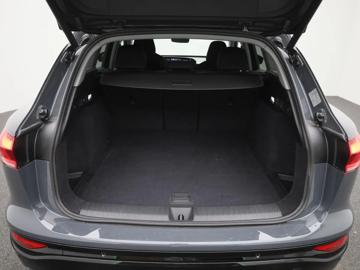edition 83 kWh 252 PK | Adaptive cruise control | Navigatie | Stuurverwarming | Stoelverwarming voor & achter | Elektrisch instel. voorstoelen | 360 Camera | Smartphone interface | MMI-bijri