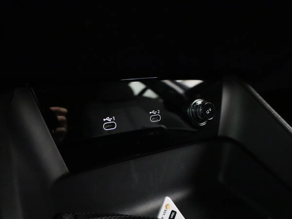 edition 83 kWh 252 PK | Adaptive cruise control | Navigatie | Stuurverwarming | Stoelverwarming voor & achter | Elektrisch instel. voorstoelen | 360 Camera | Smartphone interface | MMI-bijri