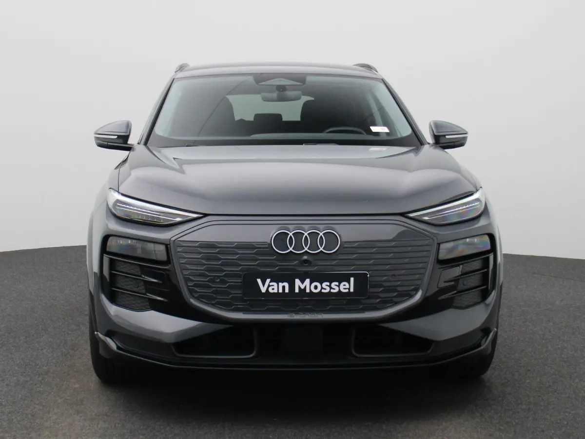edition 83 kWh 252 PK | Adaptive cruise control | Navigatie | Stuurverwarming | Stoelverwarming voor & achter | Elektrisch instel. voorstoelen | 360 Camera | Smartphone interface | MMI-bijri