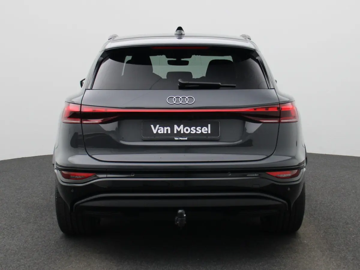 edition 83 kWh 252 PK | Adaptive cruise control | Navigatie | Stuurverwarming | Stoelverwarming voor & achter | Elektrisch instel. voorstoelen | 360 Camera | Smartphone interface | MMI-bijri