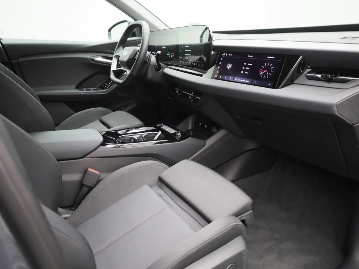 edition 83 kWh 252 PK | Adaptive cruise control | Navigatie | Stuurverwarming | Stoelverwarming voor & achter | Elektrisch instel. voorstoelen | 360 Camera | Smartphone interface | MMI-bijri