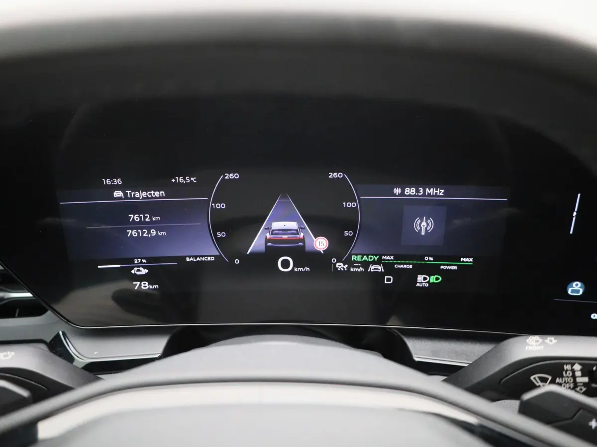 edition 83 kWh 252 PK | Adaptive cruise control | Navigatie | Stuurverwarming | Stoelverwarming voor & achter | Elektrisch instel. voorstoelen | 360 Camera | Smartphone interface | MMI-bijri