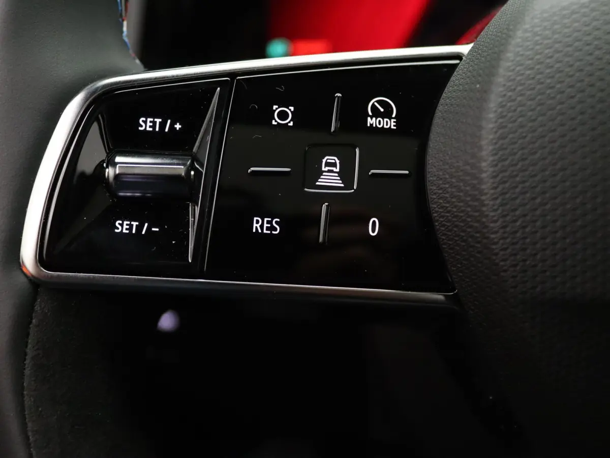 EV87 long range esprit Alpine Apple Carplay/Android Auto | Climate
