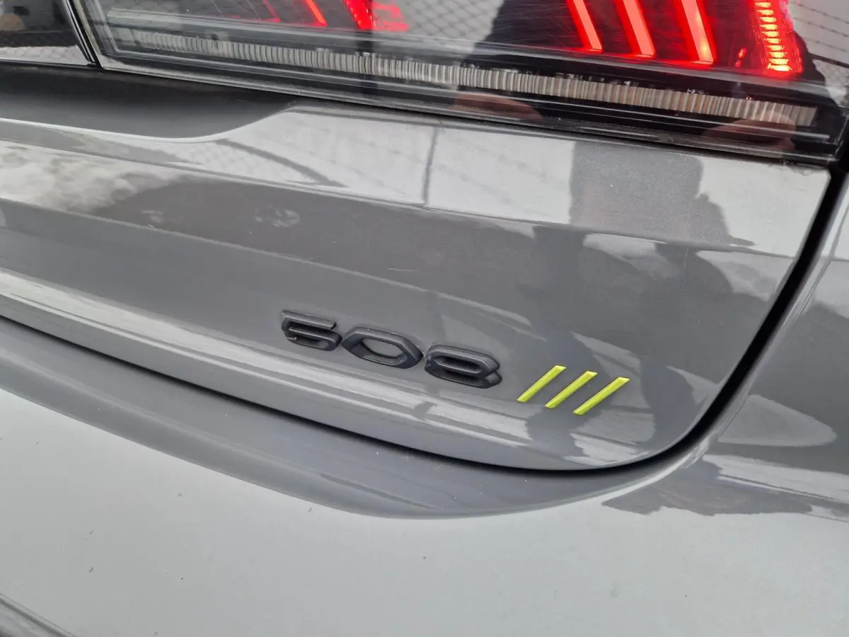 1.6 HYbrid Peugeot Sport Engineered 360pk 1E Eig.