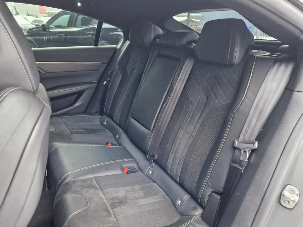 1.6 HYbrid Peugeot Sport Engineered 360pk 1E Eig.