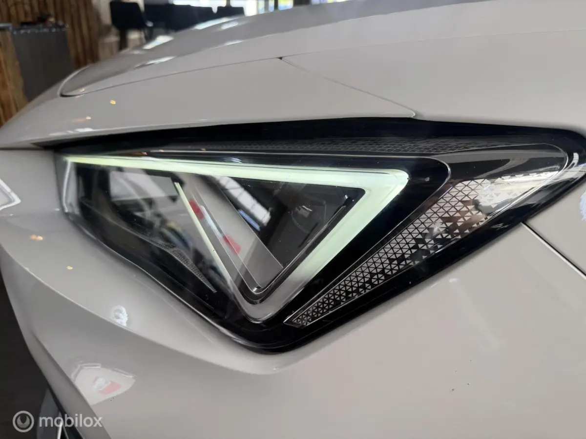 1.4 e-Hybrid | 204PK | NAVI I CAMERA I DEALER