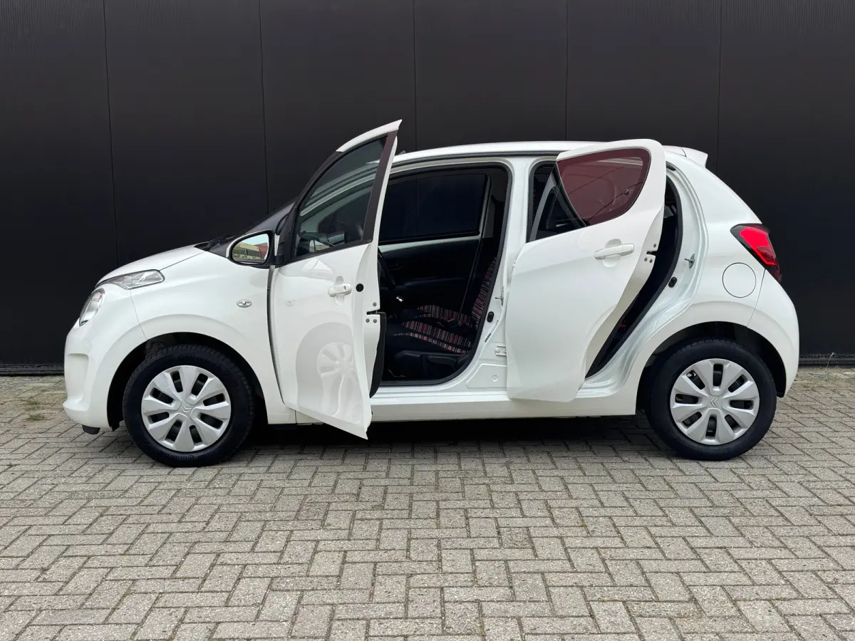 1.0 VTi Feel | Cruise Control | Bluethooth | Airco | Led | Achterbank in delen neerklapbaar | Airco | Bluetooth telefoonvoorbereiding