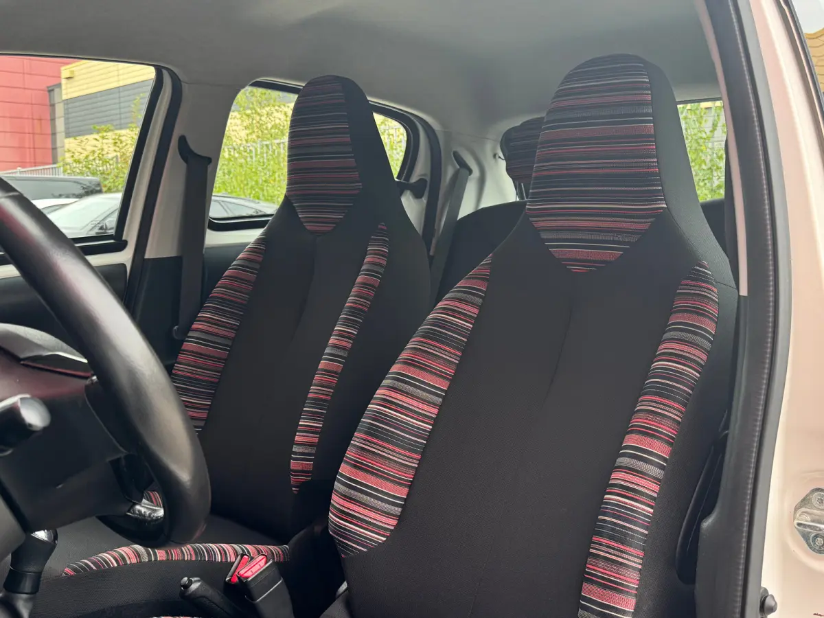 1.0 VTi Feel | Cruise Control | Bluethooth | Airco | Led | Achterbank in delen neerklapbaar | Airco | Bluetooth telefoonvoorbereiding