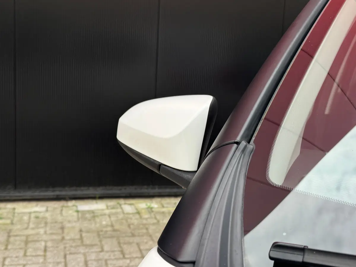 1.0 VTi Feel | Cruise Control | Bluethooth | Airco | Led | Achterbank in delen neerklapbaar | Airco | Bluetooth telefoonvoorbereiding
