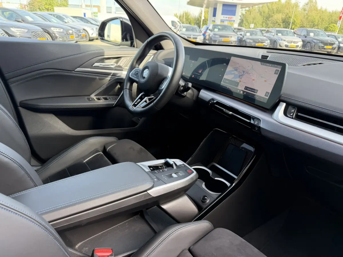 sDrive20i M Sport Panoramadak Trekhaak Elek. Stoelverstelling Carplay Keyless Entry