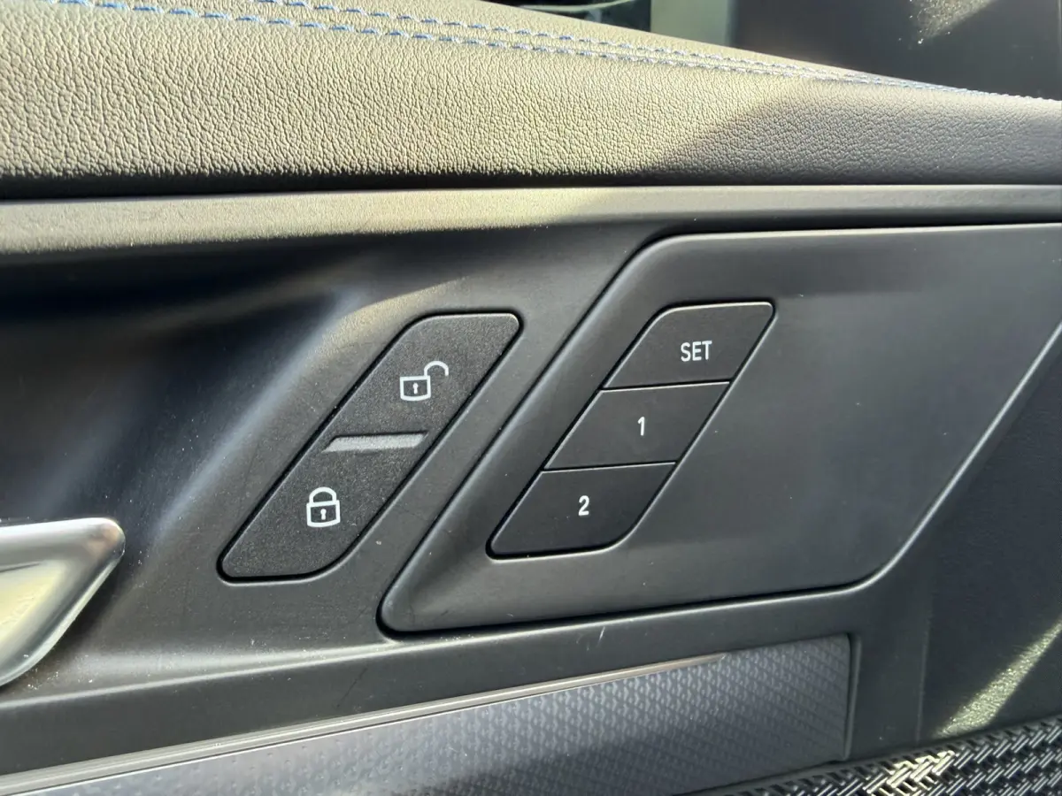 sDrive20i M Sport Panoramadak Trekhaak Elek. Stoelverstelling Carplay Keyless Entry