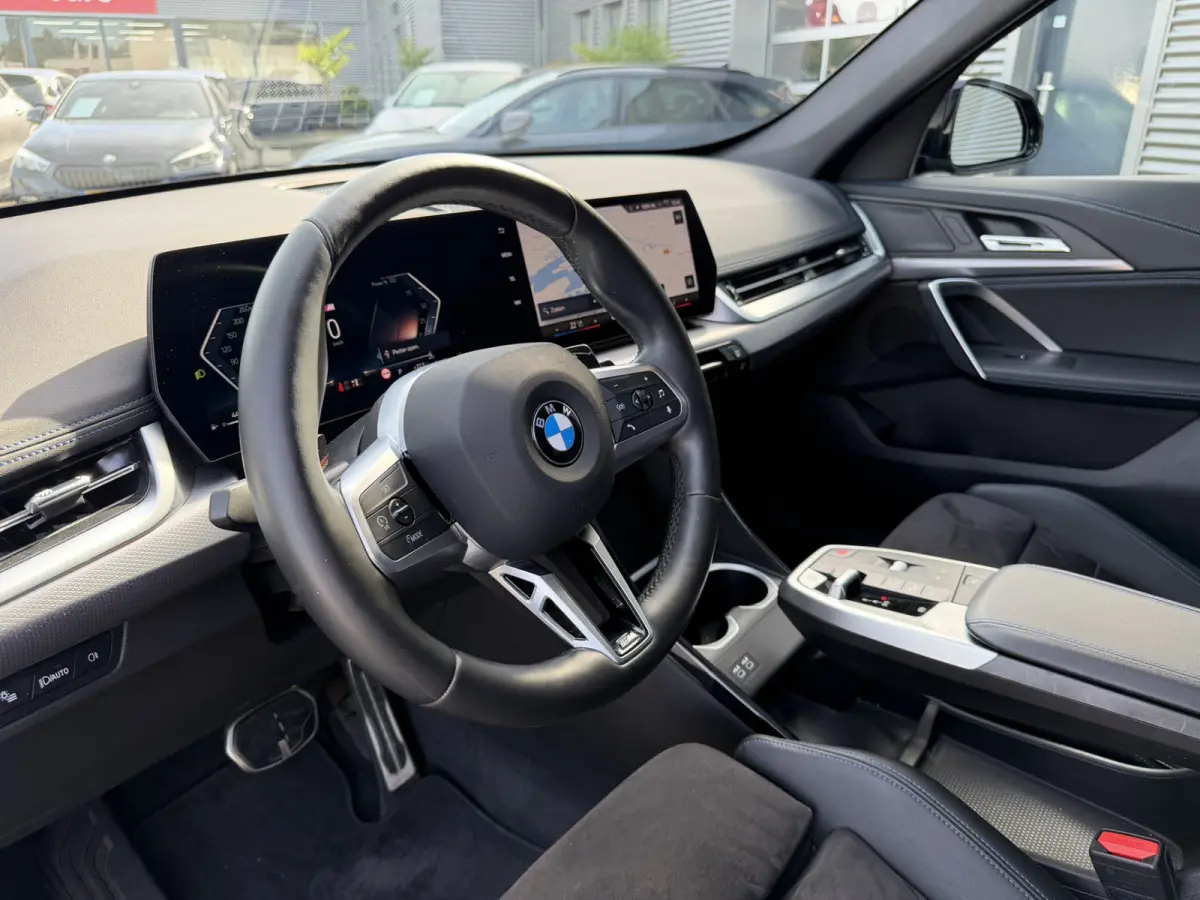 sDrive20i M Sport Panoramadak Trekhaak Elek. Stoelverstelling Carplay Keyless Entry