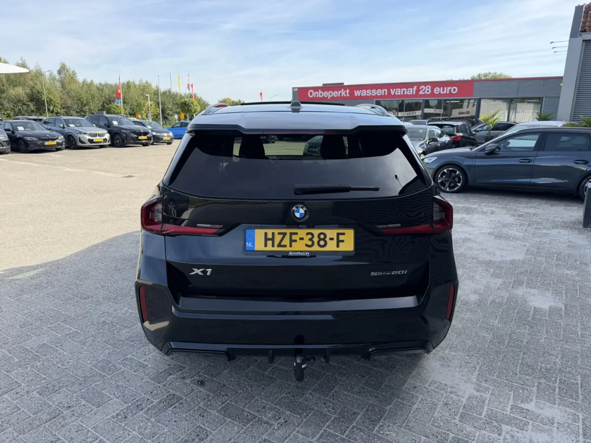 sDrive20i M Sport Panoramadak Trekhaak Elek. Stoelverstelling Carplay Keyless Entry