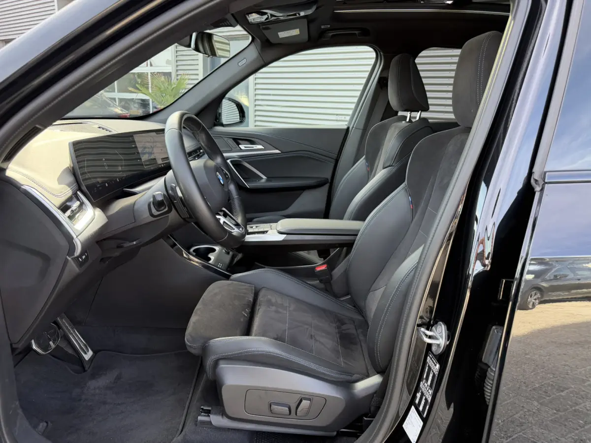 sDrive20i M Sport Panoramadak Trekhaak Elek. Stoelverstelling Carplay Keyless Entry