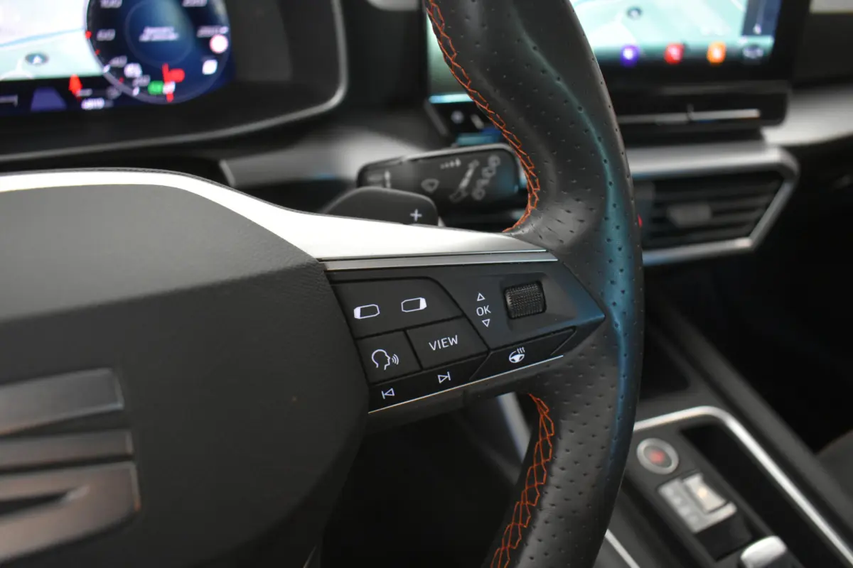1.4 TSI eHybrid PHEV FR 204PK ELTrekh Dinamica Mem seats 18"