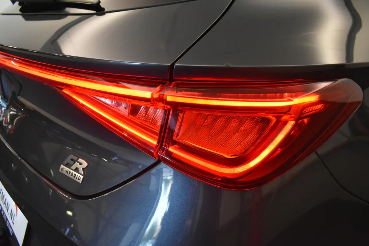 1.4 TSI eHybrid PHEV FR 204PK ELTrekh Dinamica Mem seats 18"