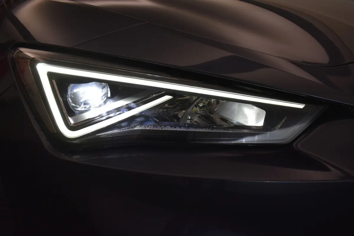 1.4 TSI eHybrid PHEV FR 204PK ELTrekh Dinamica Mem seats 18"
