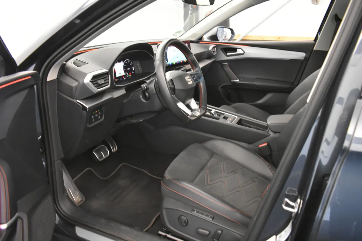 1.4 TSI eHybrid PHEV FR 204PK ELTrekh Dinamica Mem seats 18"