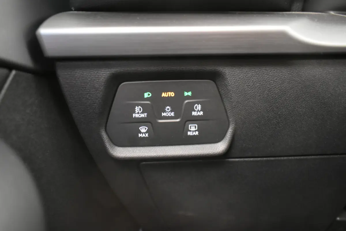 1.4 TSI eHybrid PHEV FR 204PK ELTrekh Dinamica Mem seats 18"