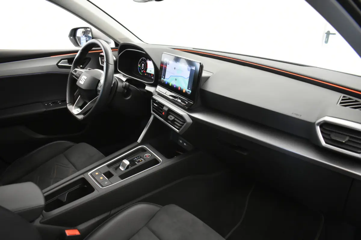 1.4 TSI eHybrid PHEV FR 204PK ELTrekh Dinamica Mem seats 18"