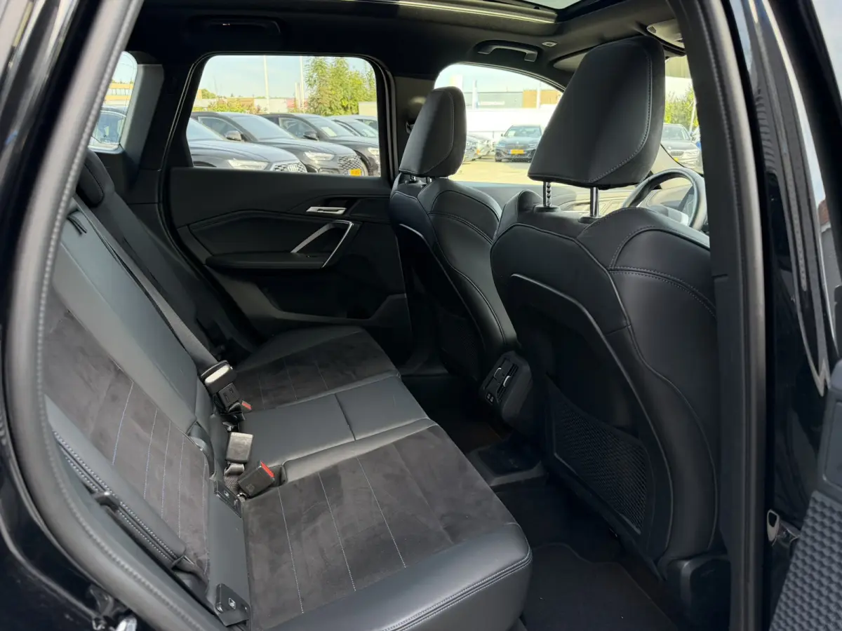 sDrive20i M Sport Panoramadak Trekhaak Elek. Stoelverstelling Carplay Keyless Entry