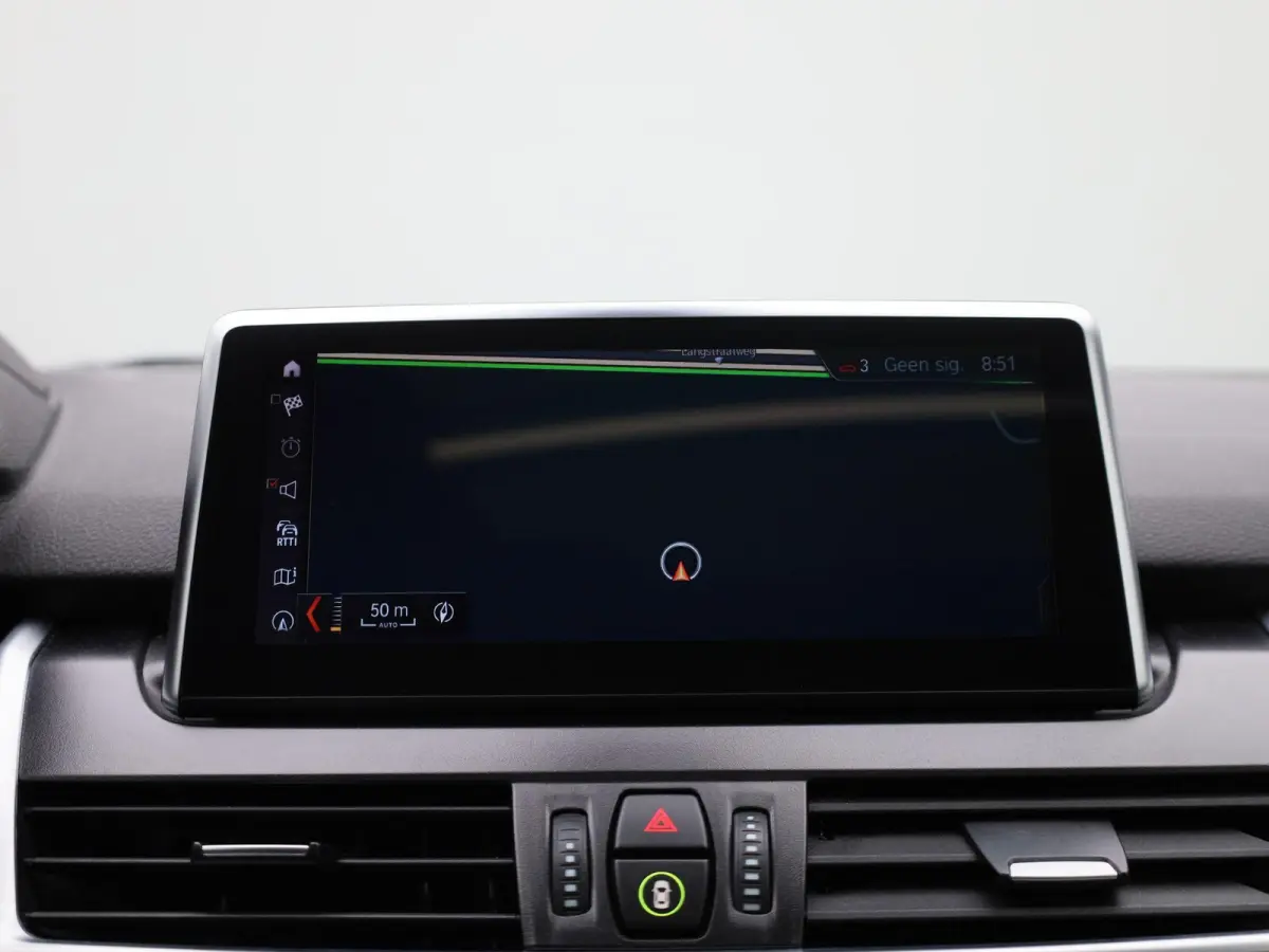 225xe iPerformance High Executive | PANORAMADAK | ELEKTRISCHE STOELEN | ACHTERUITRIJCAMERA | PARKEERSENSOREN | HEAD-UP DISPLAY | CRUISE CONTROL | ELEKTRISCHE ACHTERKLEP |