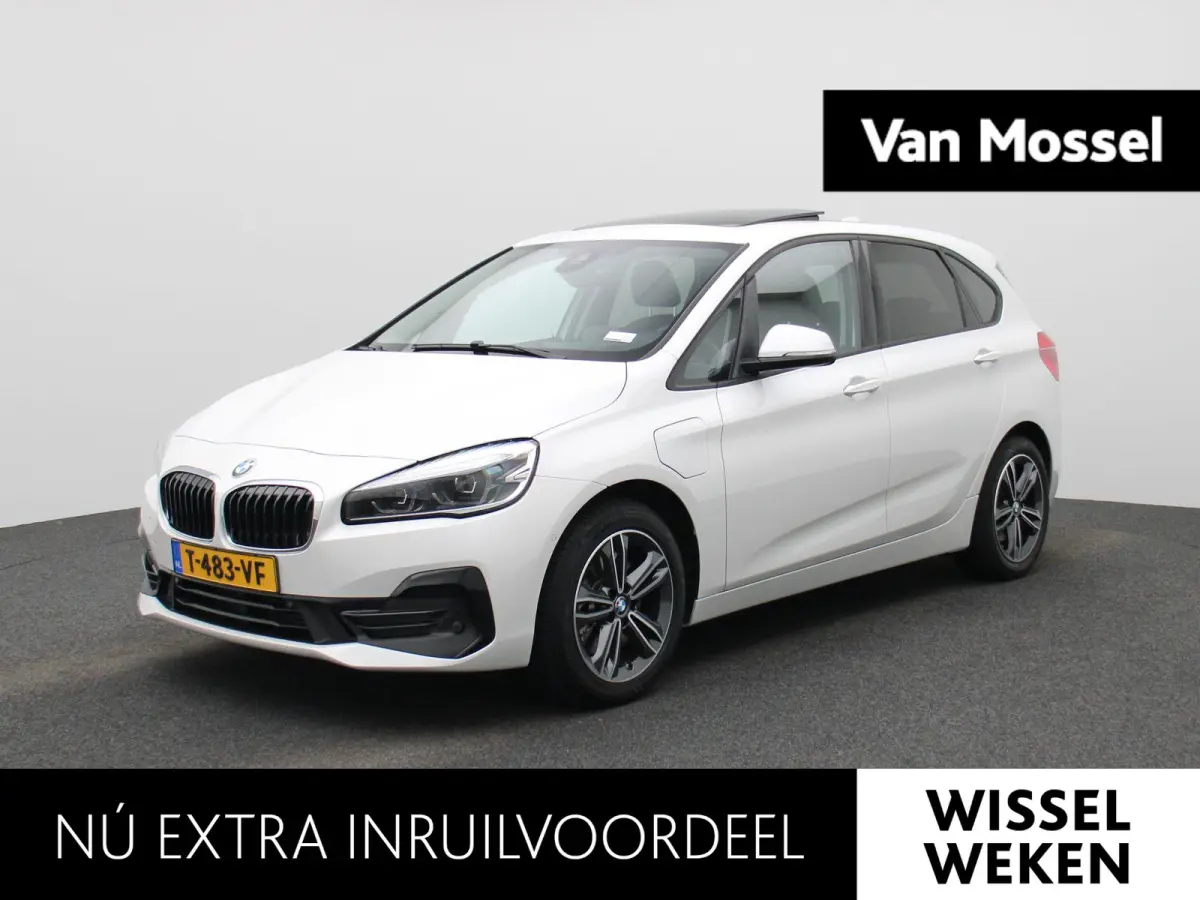 225xe iPerformance High Executive | PANORAMADAK | ELEKTRISCHE STOELEN | ACHTERUITRIJCAMERA | PARKEERSENSOREN | HEAD-UP DISPLAY | CRUISE CONTROL | ELEKTRISCHE ACHTERKLEP |