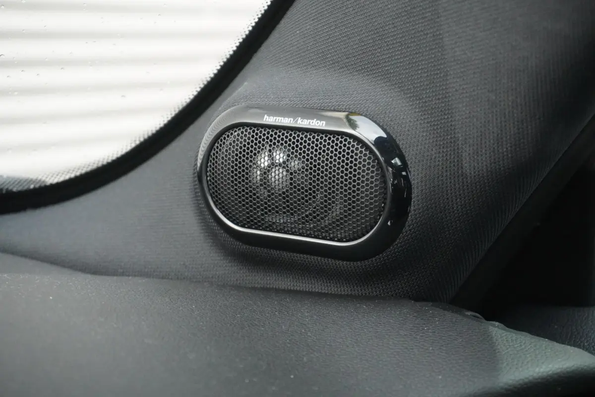 3-deurs | Trim XL | 17" LM Cosmos Spoke zwart | Glazen panoramadak | Harman Kardon HiFi Sound system | MINI Head-Up Display