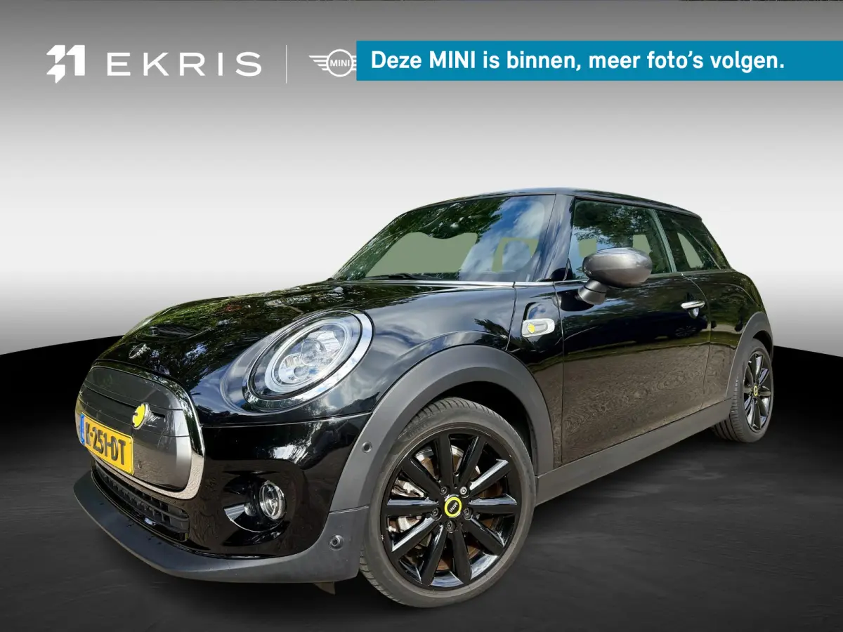 3-deurs | Trim XL | 17" LM Cosmos Spoke zwart | Glazen panoramadak | Harman Kardon HiFi Sound system | MINI Head-Up Display