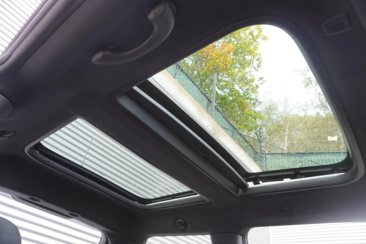 3-deurs | Trim XL | 17" LM Cosmos Spoke zwart | Glazen panoramadak | Harman Kardon HiFi Sound system | MINI Head-Up Display