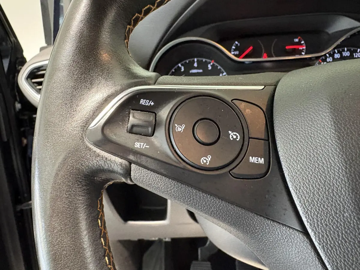 1.2 Turbo Innovation | Navigatie | Climate Control | Keyless Entry |
