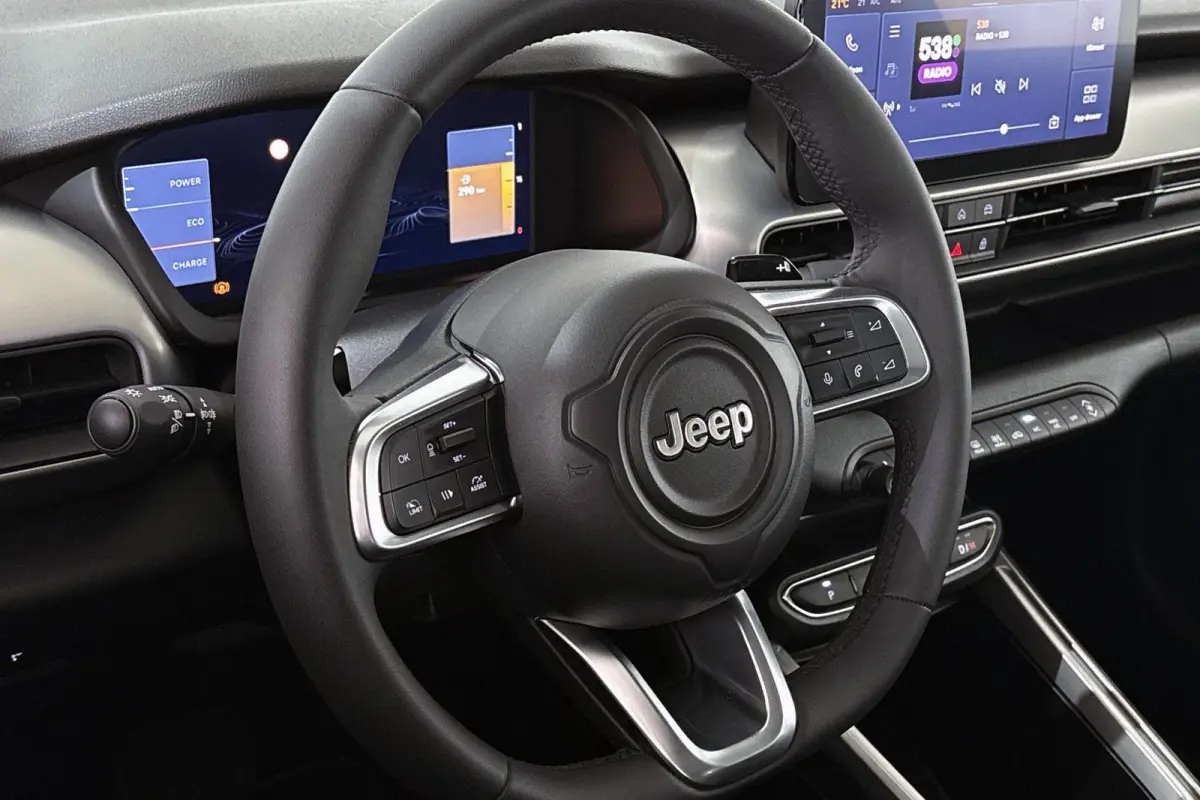 1.2 e-Hybrid Altitude Camera Apple CarPlay Climate Control