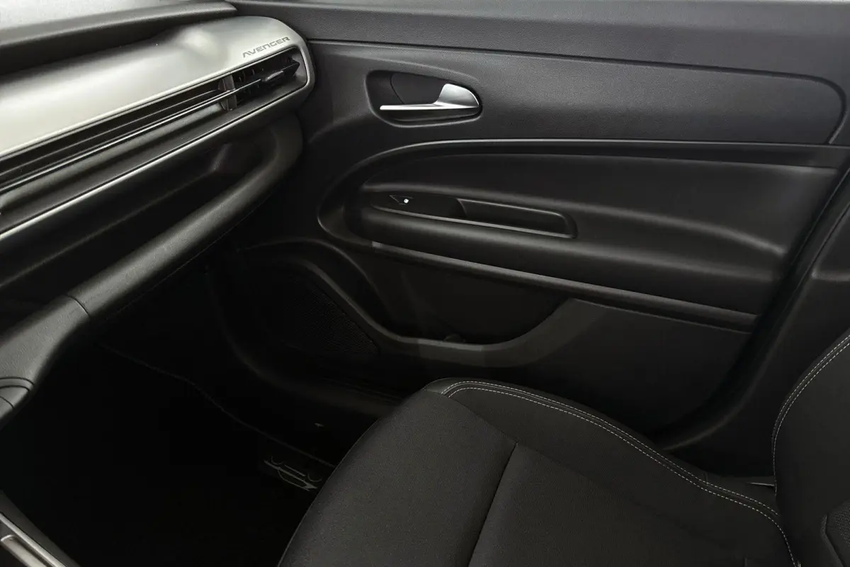 1.2 e-Hybrid Altitude Camera Apple CarPlay Climate Control