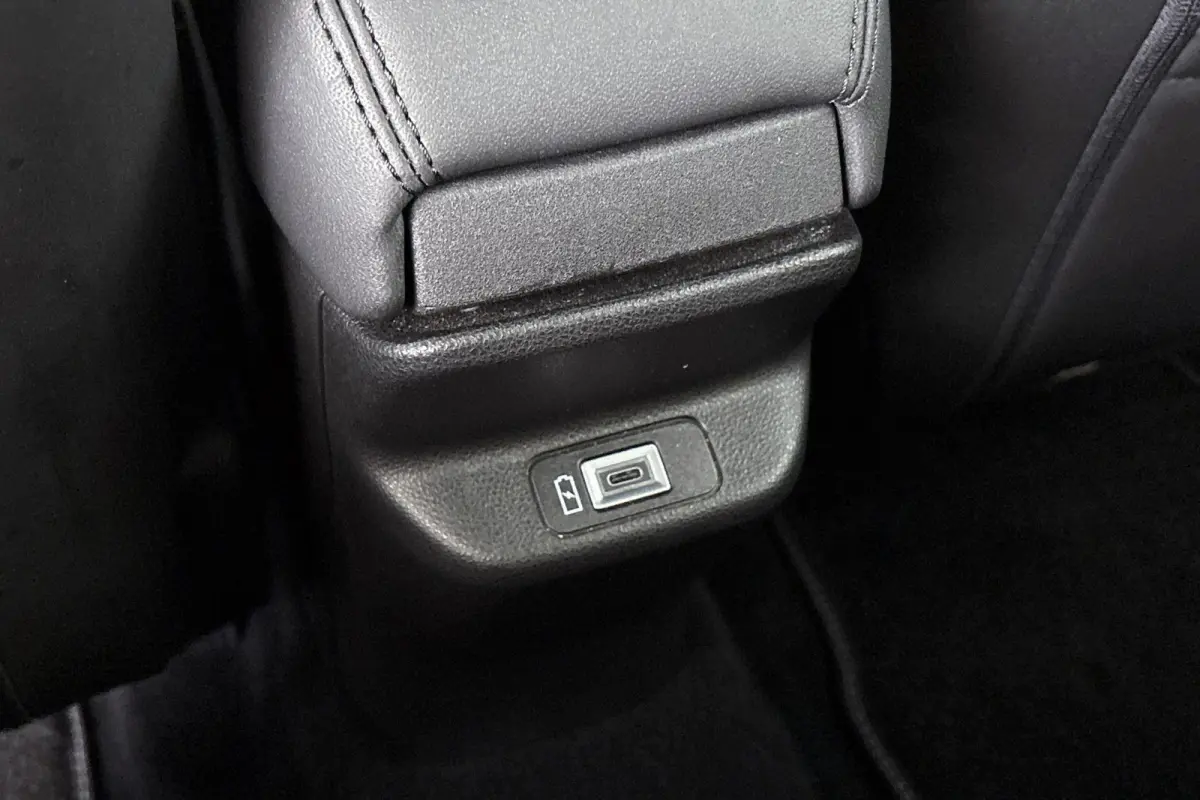 1.2 e-Hybrid Altitude Camera Apple CarPlay Climate Control