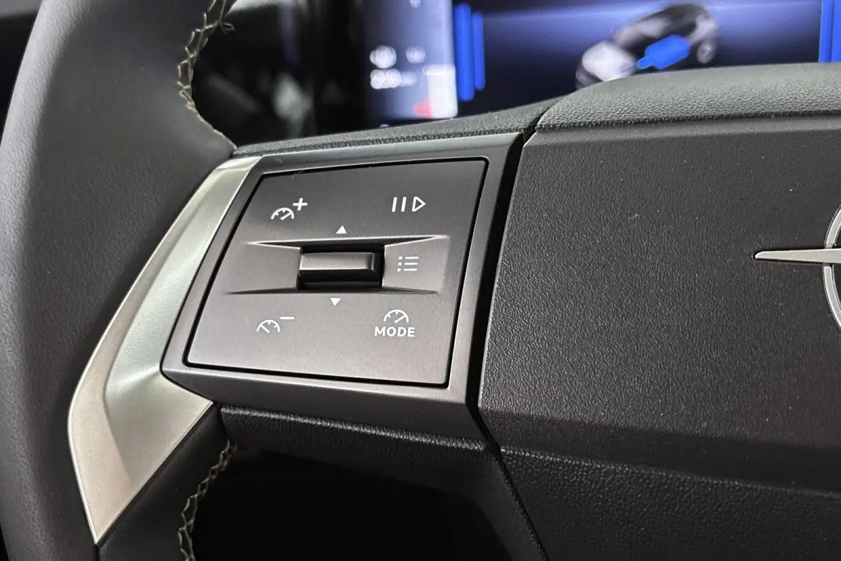 1.2 Turbo Hybrid GS Camera Apple CarPlay Clima