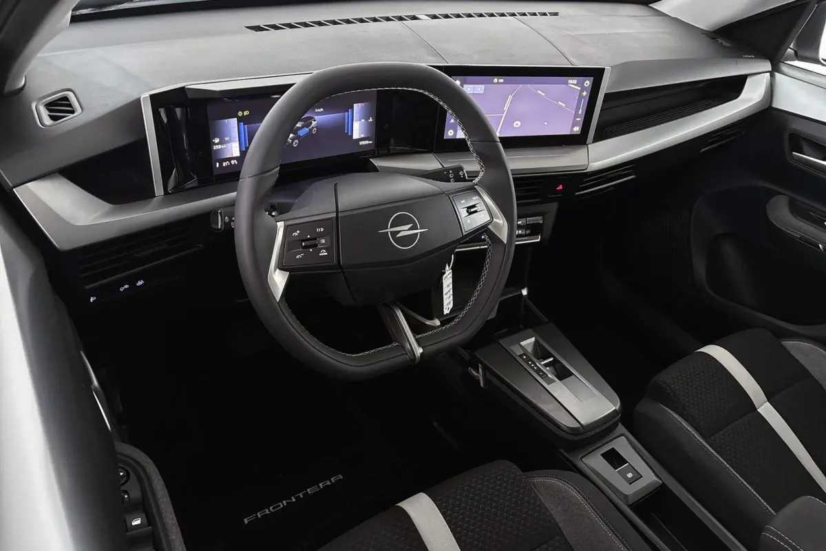 1.2 Turbo Hybrid GS Camera Apple CarPlay Clima