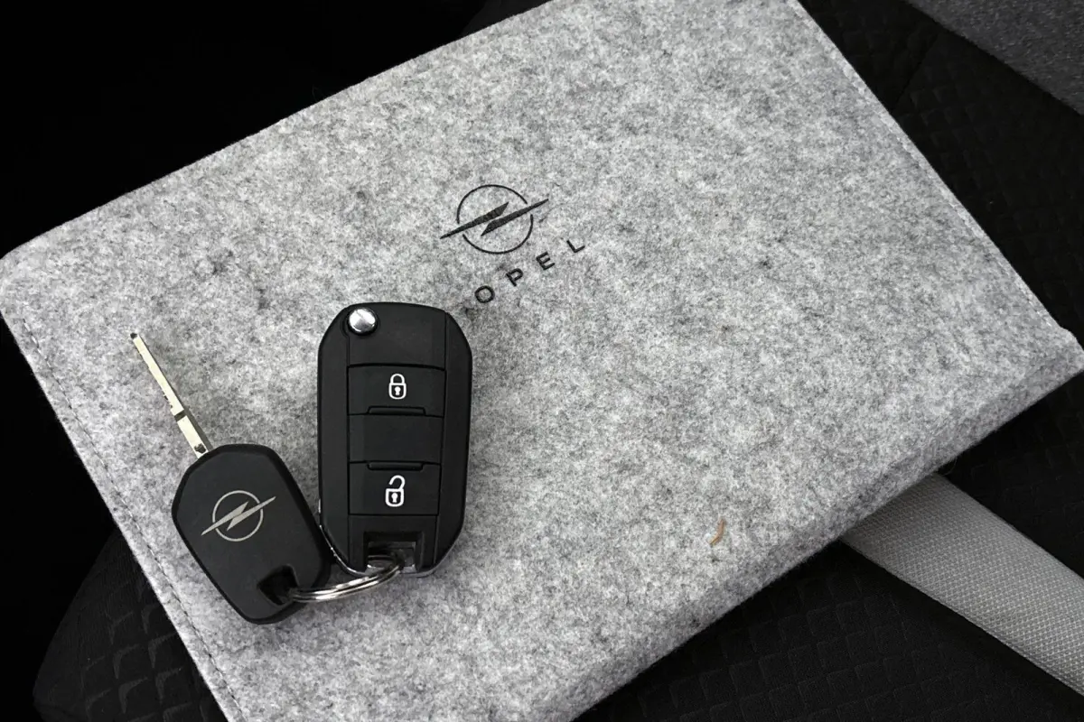 1.2 Turbo Hybrid GS Camera Apple CarPlay Clima