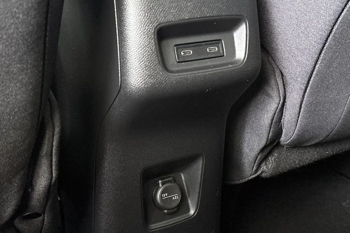 1.2 Turbo Hybrid GS Camera Apple CarPlay Clima