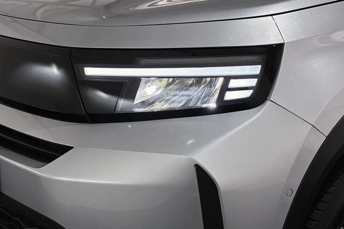 1.2 Turbo Hybrid GS Camera Apple CarPlay Clima