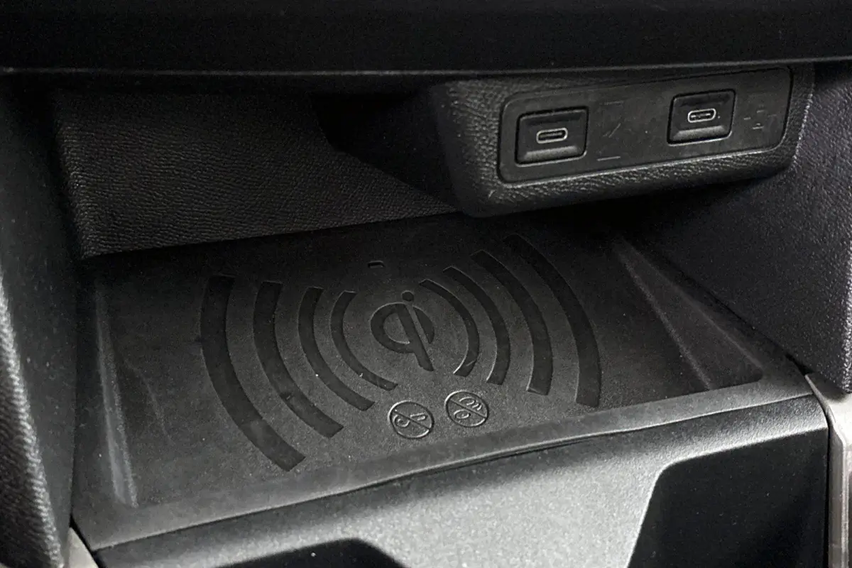 1.2 Turbo Hybrid GS Camera Apple CarPlay Clima