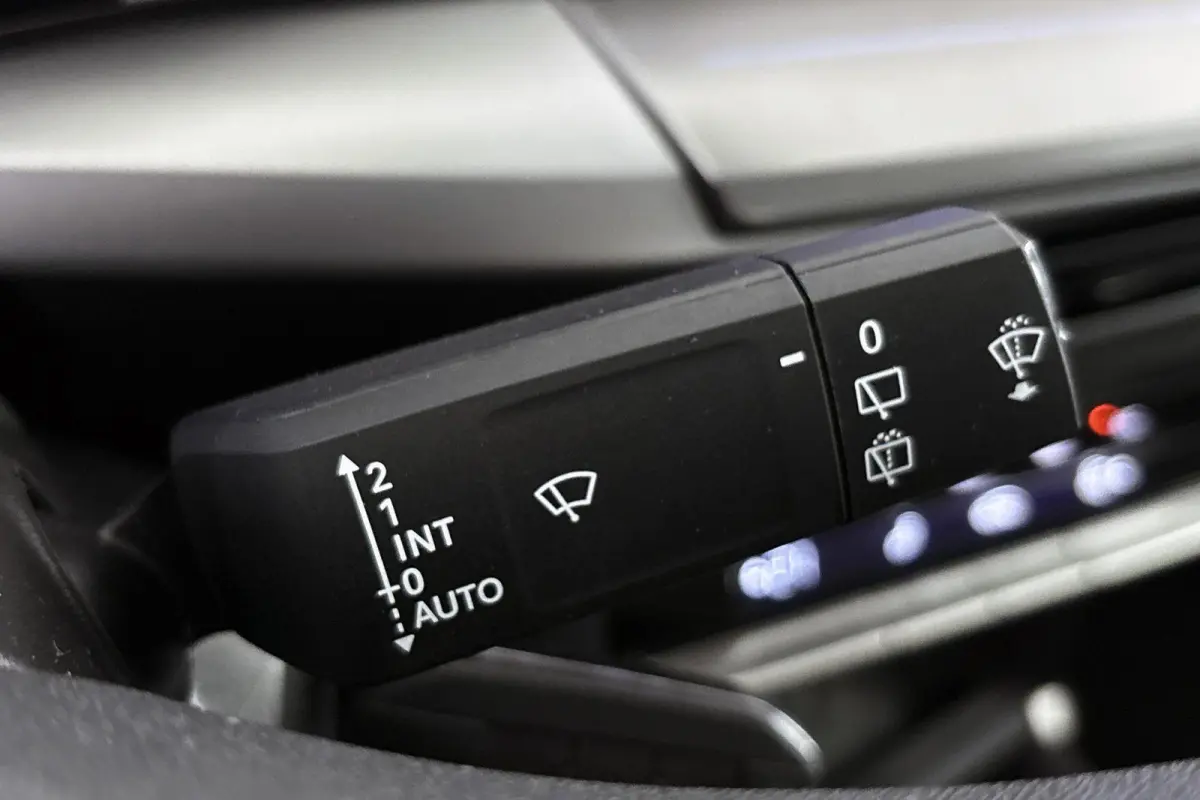 1.2 Turbo Hybrid GS Camera Apple CarPlay Clima