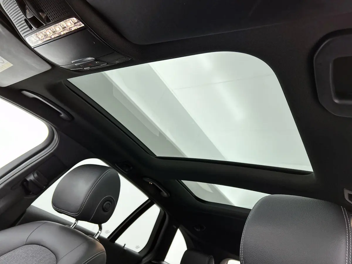 180 Sport Edition Premium Plus AMG Styling | Automaat | Panoramadak | Achteruitrijcamera | Stoelverwarming | Trekhaak |