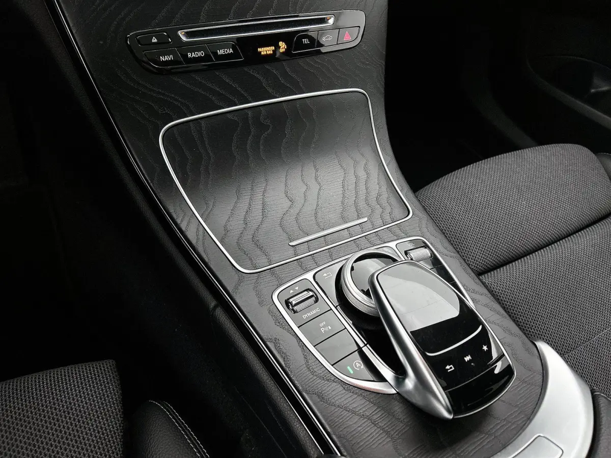 180 Sport Edition Premium Plus AMG Styling | Automaat | Panoramadak | Achteruitrijcamera | Stoelverwarming | Trekhaak |