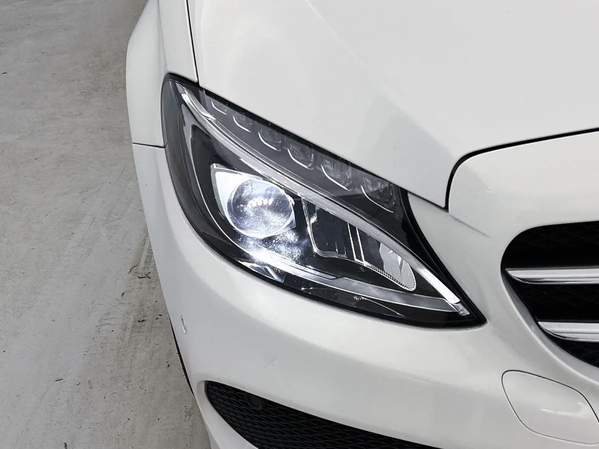 180 Sport Edition Premium Plus AMG Styling | Automaat | Panoramadak | Achteruitrijcamera | Stoelverwarming | Trekhaak |
