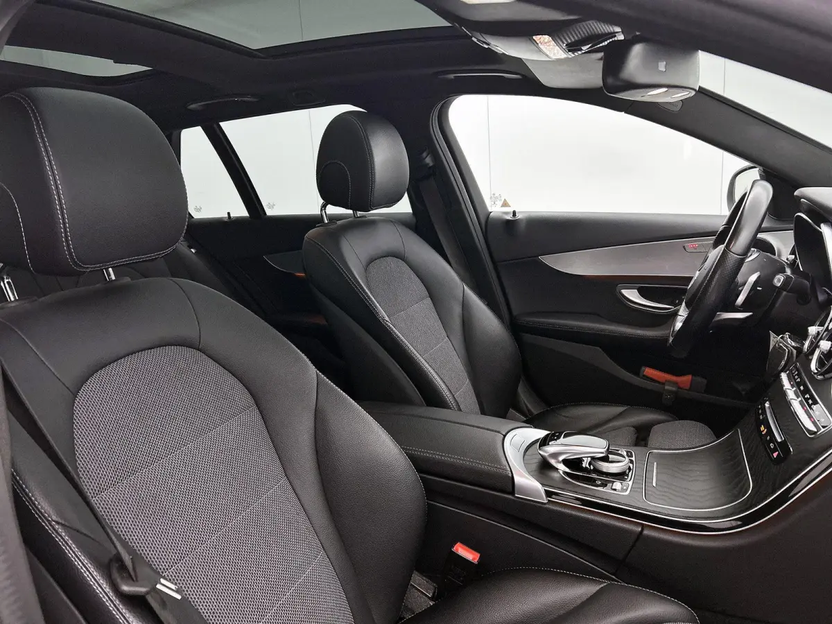 180 Sport Edition Premium Plus AMG Styling | Automaat | Panoramadak | Achteruitrijcamera | Stoelverwarming | Trekhaak |
