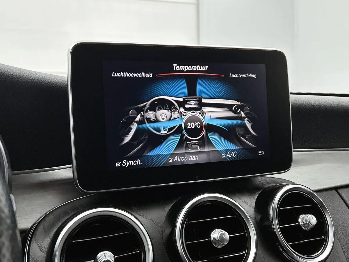 180 Sport Edition Premium Plus AMG Styling | Automaat | Panoramadak | Achteruitrijcamera | Stoelverwarming | Trekhaak |